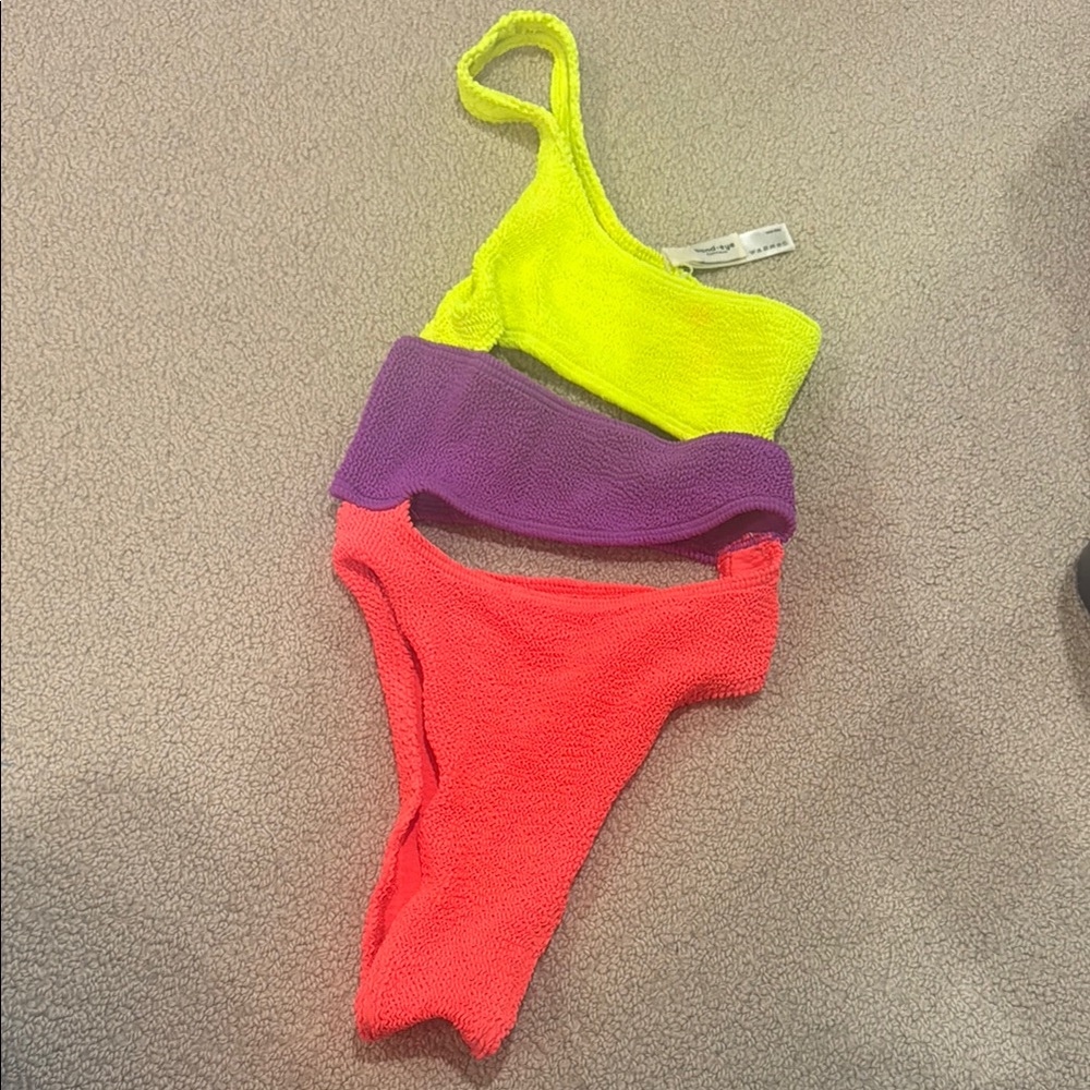 Colorful One-Shoulder Bikini Set